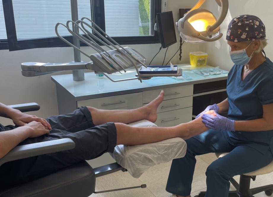 Ongle incarné : la phénolisation, un protocole entre podologue et chirurgien